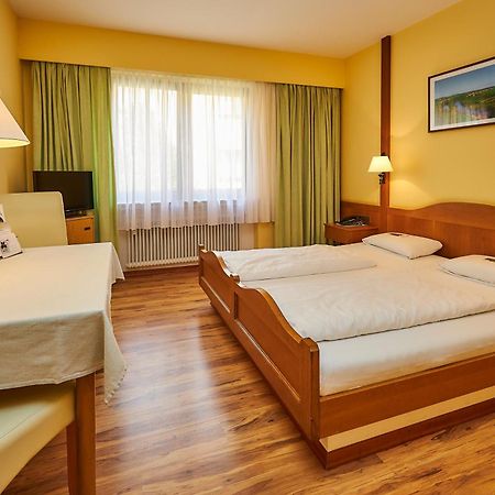 Flair-Hotel Zum Benediktiner Schwarzach am Main Ngoại thất bức ảnh
