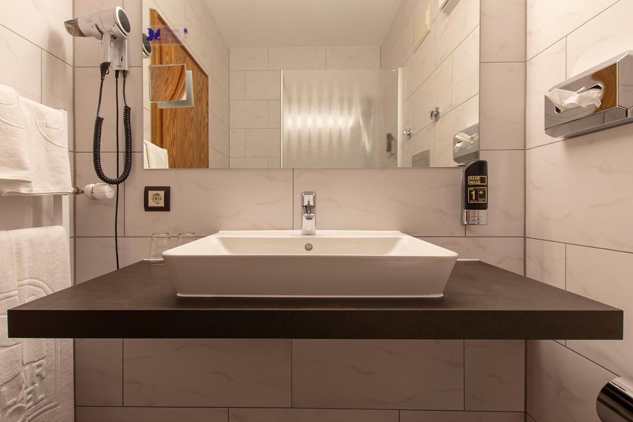Flair-Hotel Zum Benediktiner Schwarzach am Main Ngoại thất bức ảnh