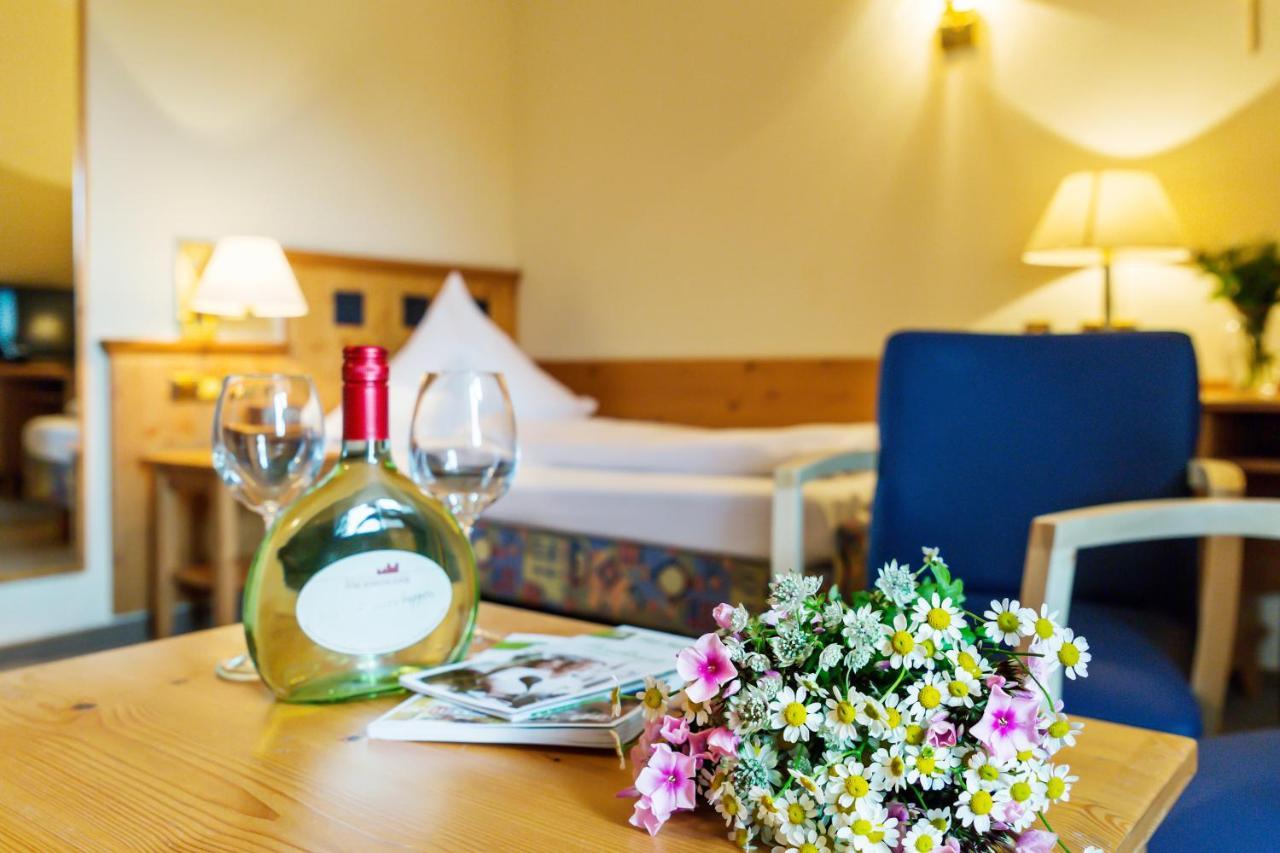 Flair-Hotel Zum Benediktiner Schwarzach am Main Ngoại thất bức ảnh