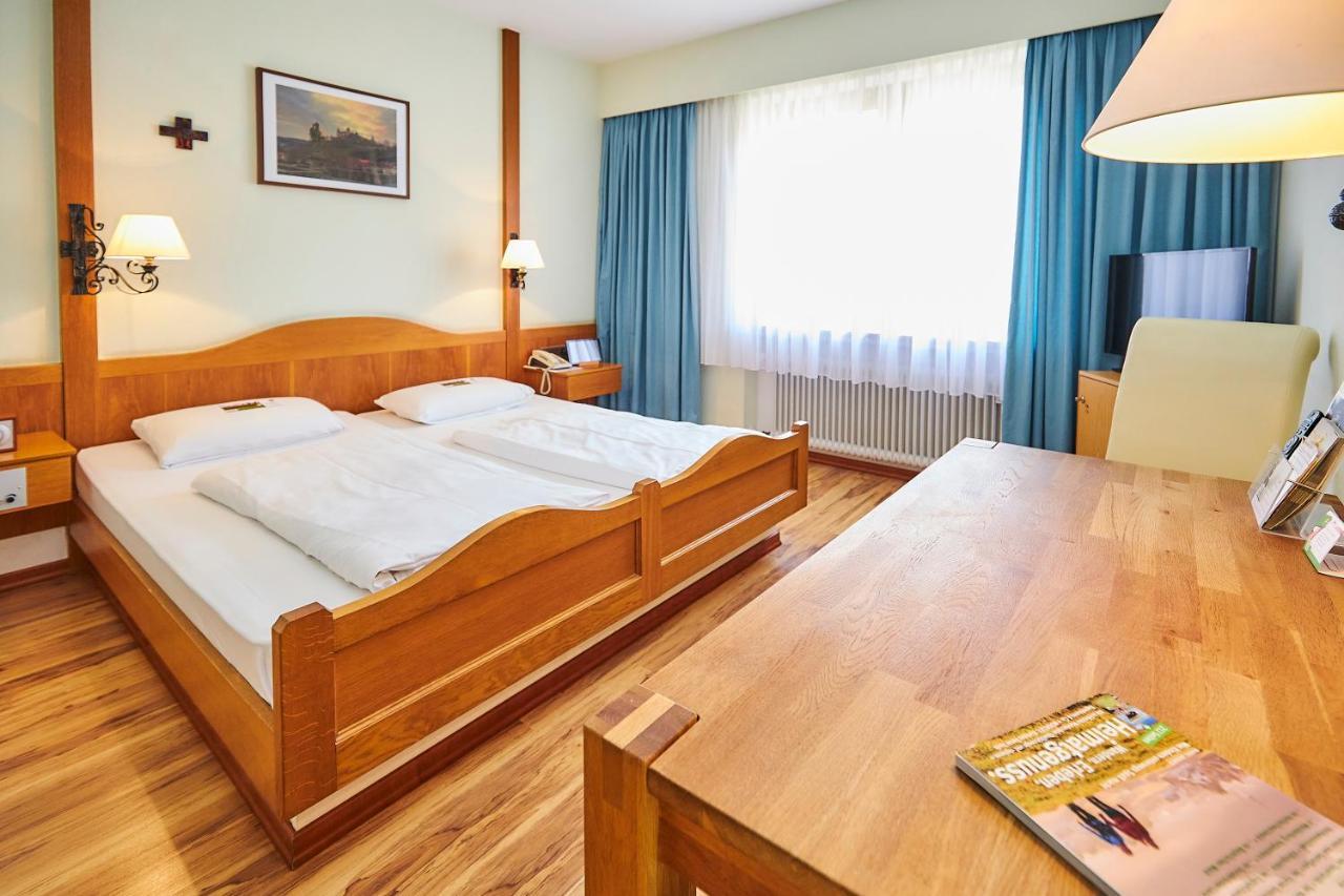 Flair-Hotel Zum Benediktiner Schwarzach am Main Ngoại thất bức ảnh